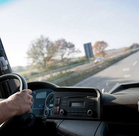 Gesetzliche Regelungen für LKW-Fahrer – was gehört alles zur Arbeitszeit?