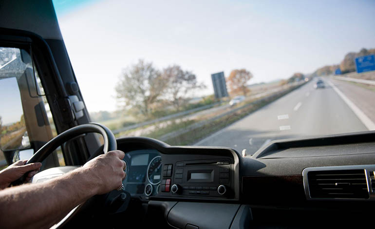 Gesetzliche Regelungen für LKW-Fahrer – was gehört alles zur Arbeitszeit?