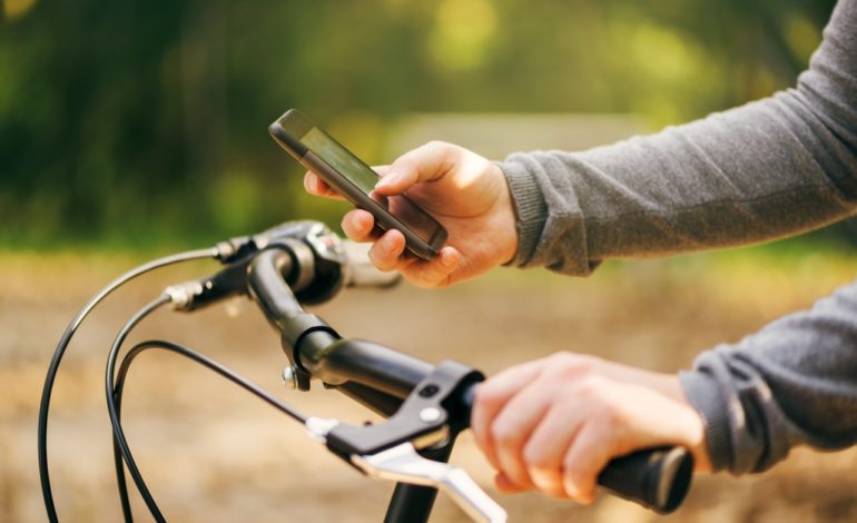 Handy auf Fahrrad nutzen