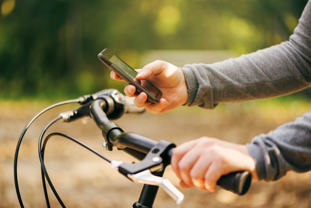 darf ich wärend des fahrrad fahrens telefonieren