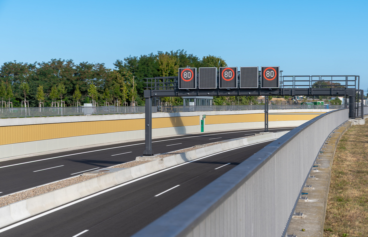 Autobahnbaustellen mit Geschwindigkeitsbegrenzung